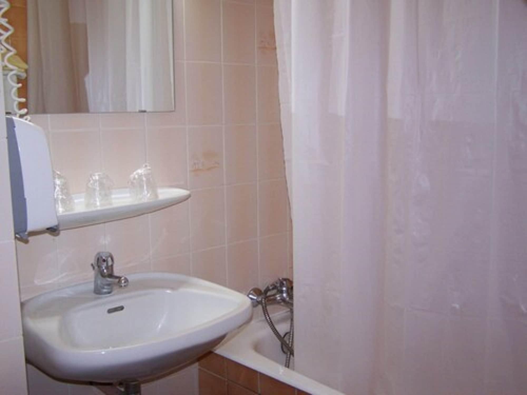 Hotel Estival Arriel Лурд Экстерьер фото